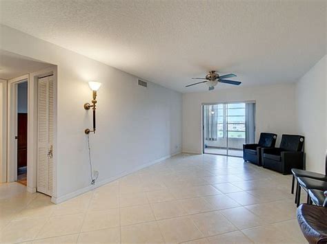 Village Royale On The Green Condos For Sale, Boynton Beach .
